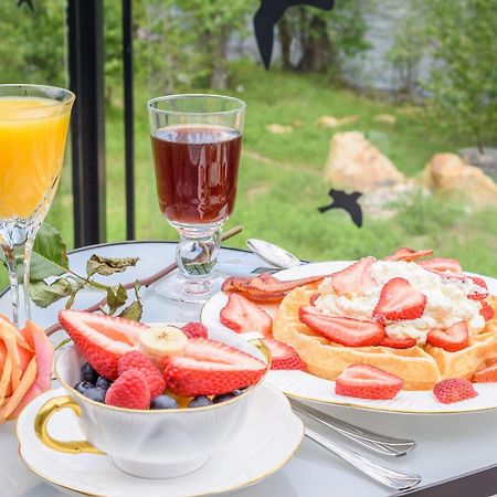 Noble House Suites B&B Grand Forks Dış mekan fotoğraf