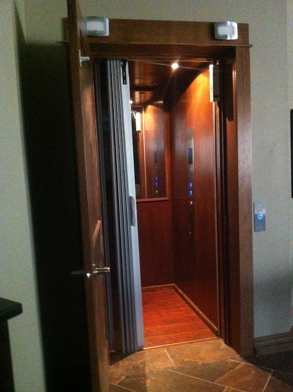 Noble House Suites B&B Grand Forks Dış mekan fotoğraf