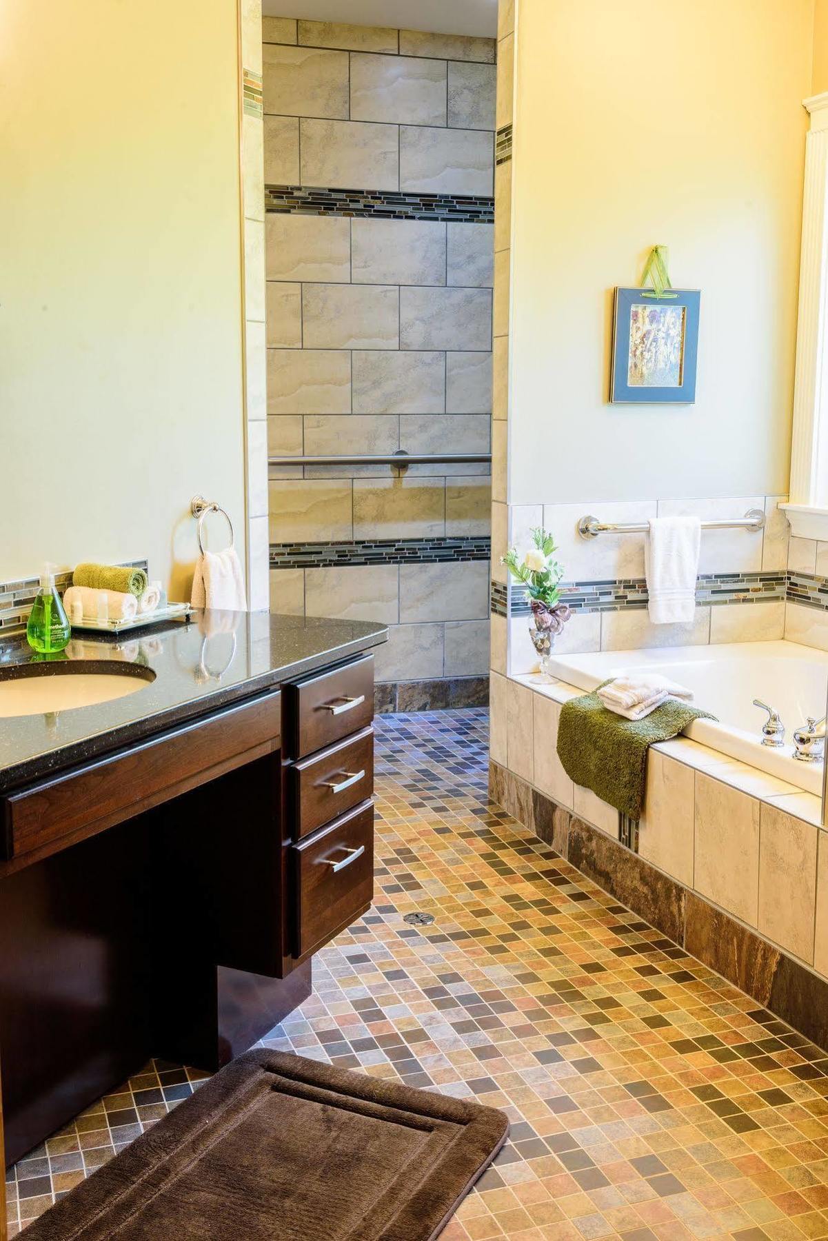 Noble House Suites B&B Grand Forks Dış mekan fotoğraf