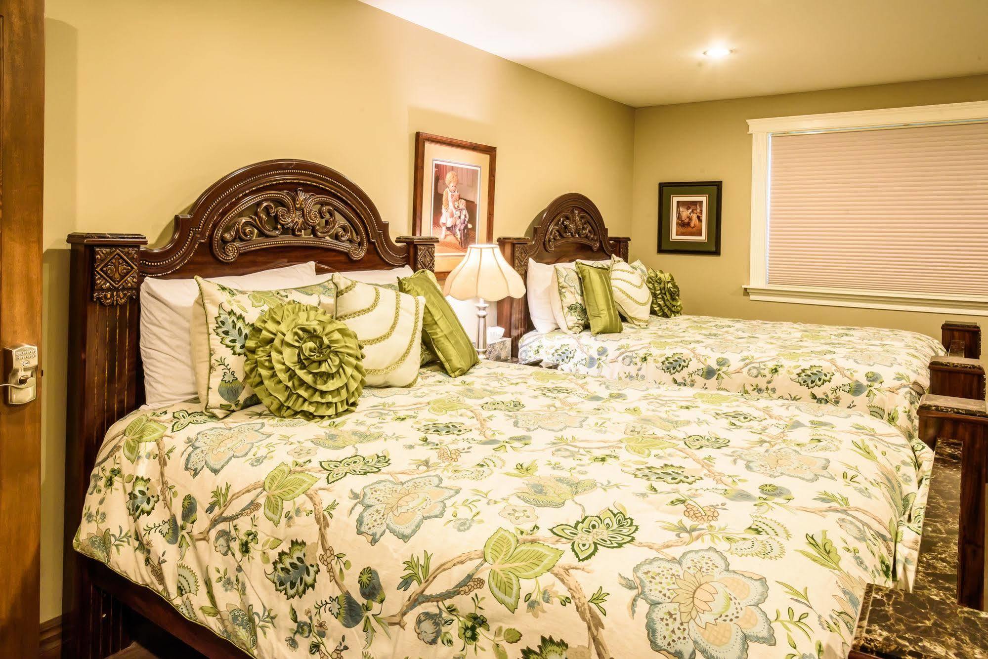 Noble House Suites B&B Grand Forks Dış mekan fotoğraf